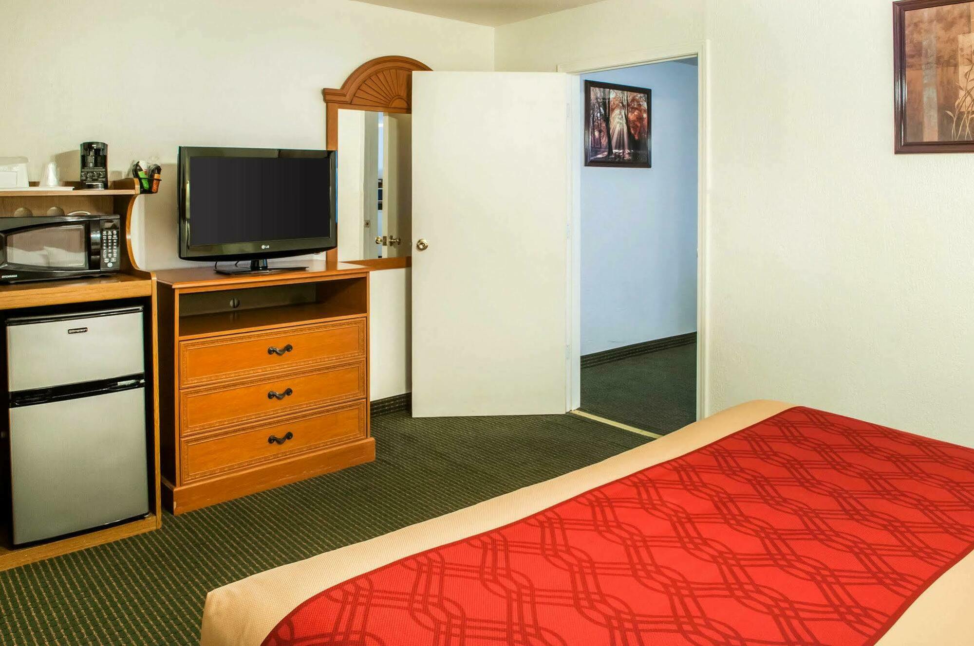 Econolodge Inn & Suites Socorro Exterior photo